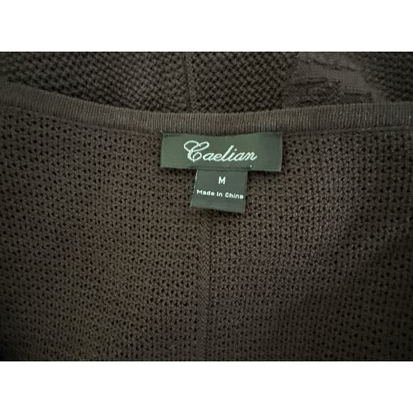 Coelian cardigan knitted fabric and features a scoop neckline,size M - Picture 8 of 8